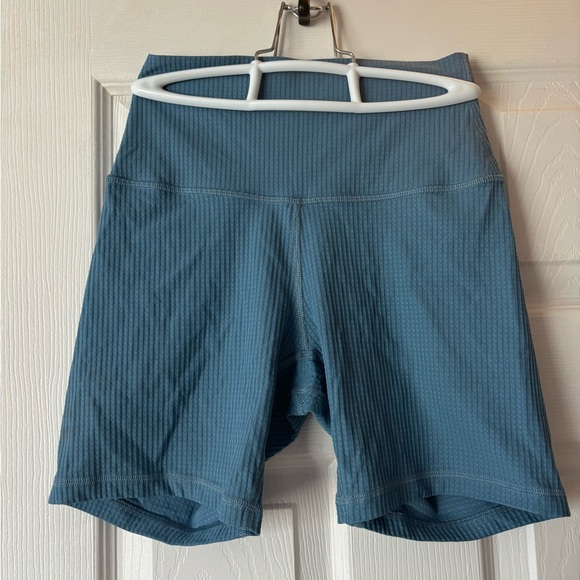 High-Rise Yoga Short 6" *Grid Texture - Picture 2 of 4